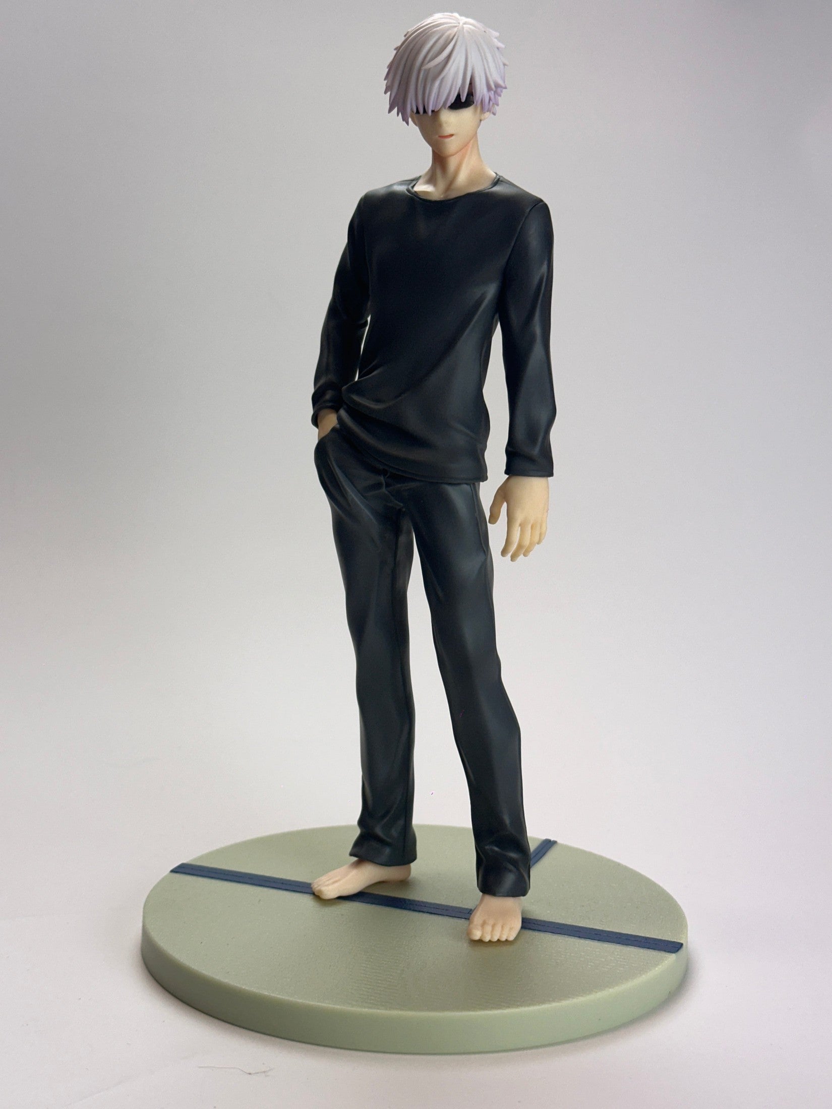 FIGURA JUJUTSU KAISEN GOJO SATORU FIGURIZMA MUY BUEN ESTADO Sega Otaku Village