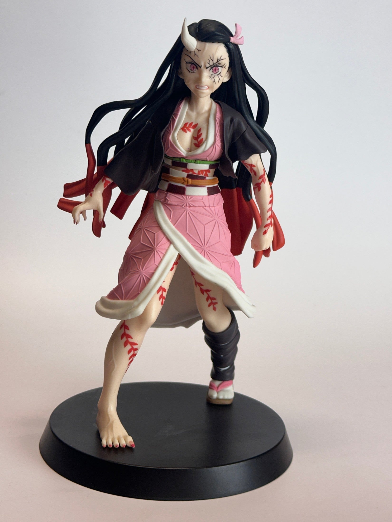 KIMETSU NO YAIBA FIGURA FIGURA NEZUKO KAMADO FIGURIZMA FORMA DEMONIO COMO NUEVA Sega Otaku Village