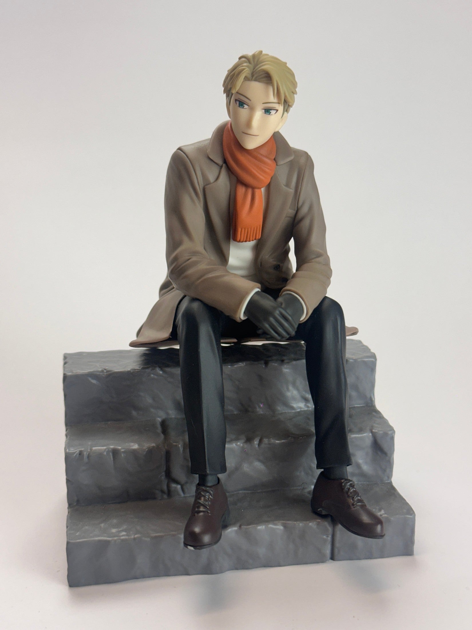 SPY X FAMILY: CODE WHITE FIGURA CHOKONOSE PREMIUM LUMINASTA FIGURE LOID FORGER MUY BUEN ESTADO Sega Otaku Village